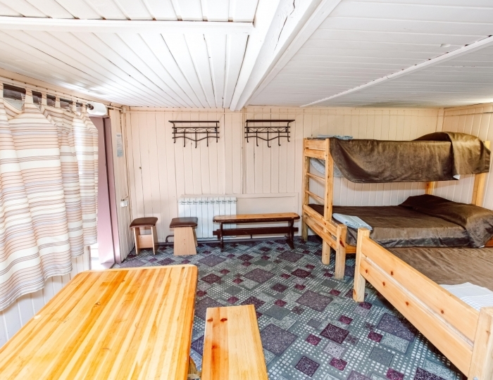 Домик 8-местный №2 (низ) - База отдыха «Ергаки»