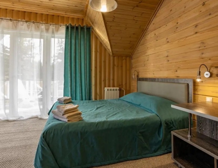 Улучшенный 2-мест VIP №2,3 (Здание.проката) - База отдыха «Ергаки»