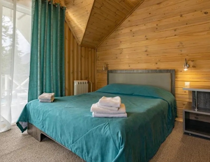 Улучшенный 2-мест VIP №2,3 (Здание.проката) - База отдыха «Ергаки»