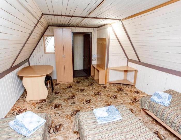 Эконом 3-местный(№5) к.1, 2 этаж - База отдыха «Ергаки»