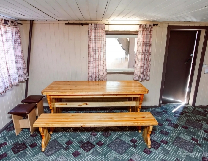 Эконом 8-местный к.1 №2 - База отдыха «Ергаки»